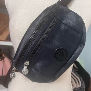 NEW without tags Kipling Nicole Sparkle Nylon Fannypack 🖤